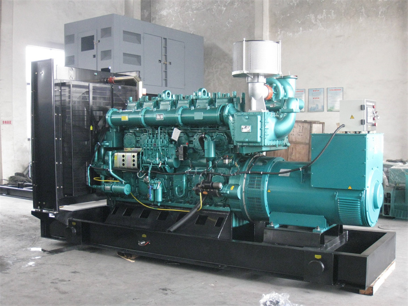 禹王台200KW 柴油发电机的油耗是多少?